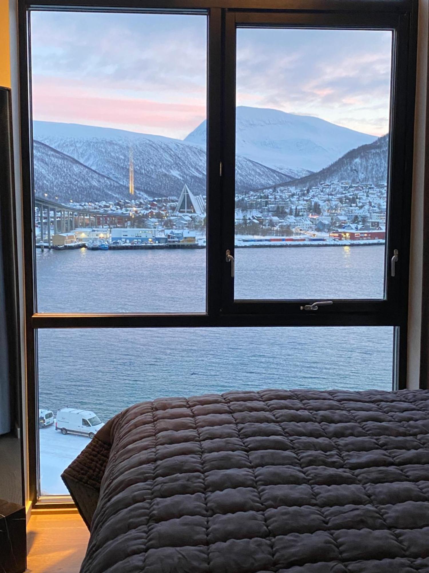 Vindlys Luxury Penthouse Apartment Tromsø Esterno foto