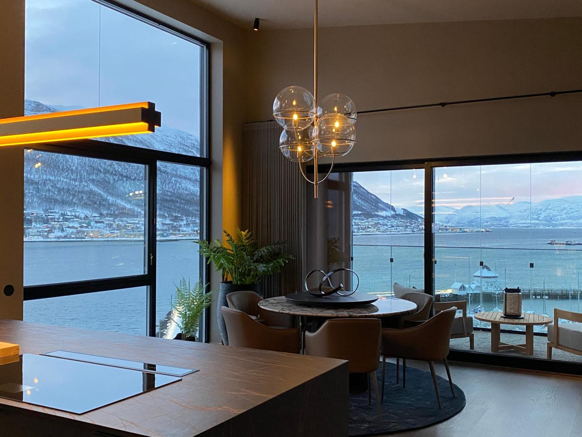 Vindlys Luxury Penthouse Apartment Tromsø Esterno foto
